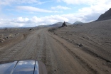 Ute på lite sämre vägar på väg mot Landmannalaugur. Vi åkte genom ett fantastiskt landskap!